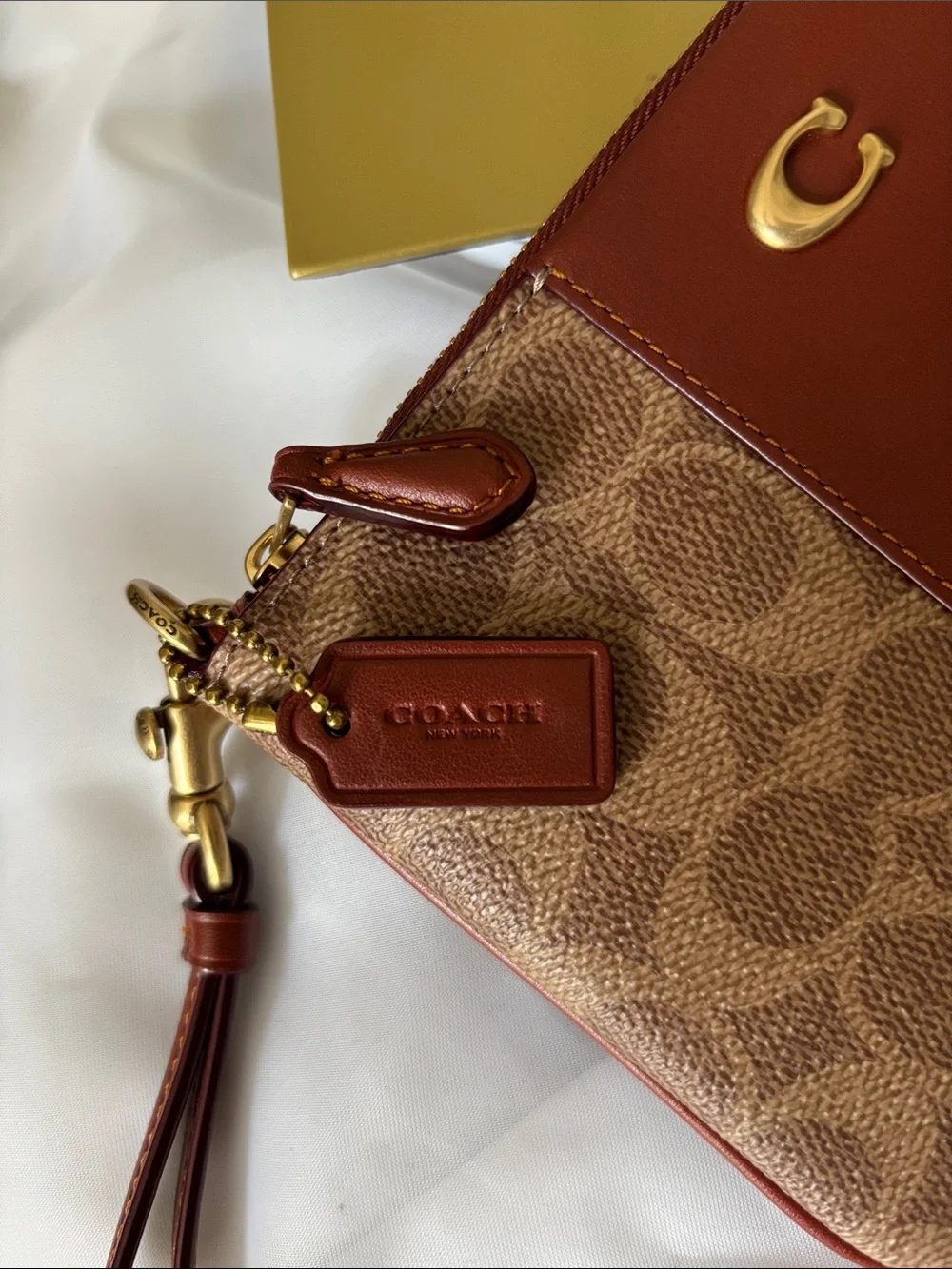 COACH Essential Wristlet